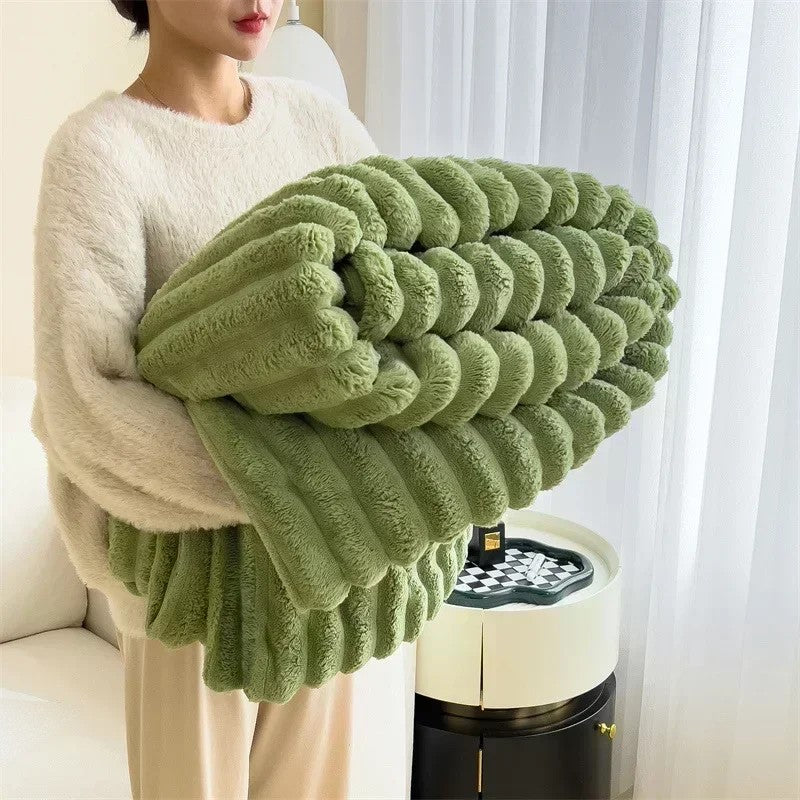 Le Plaid Oniria en Mousse, roulé dans les bras